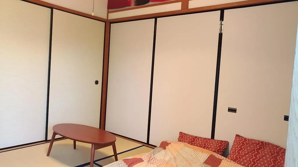 Hotel Kinkaku Kyōto 2*,