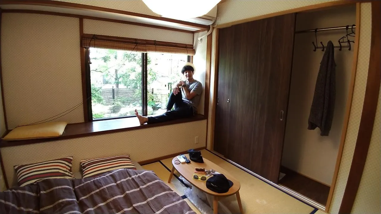 Hotel Kinkaku Kyōto 2*,