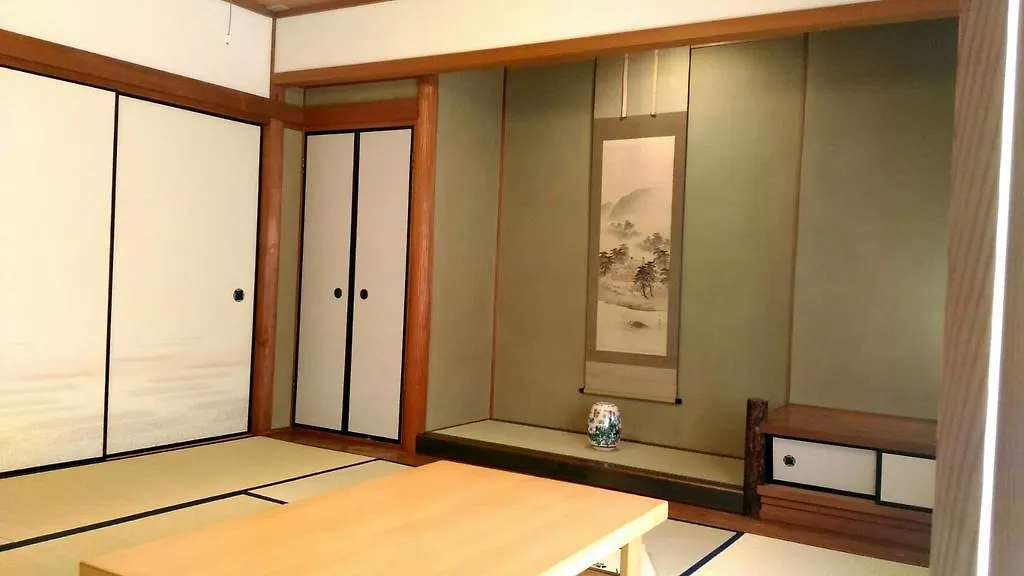 Kinkaku Hotel Kyoto 2*,  Japan