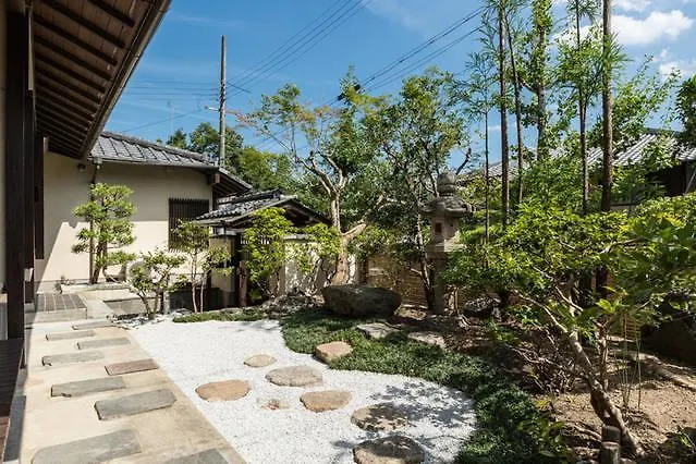 Kinkaku Hotel Kyoto 2*,